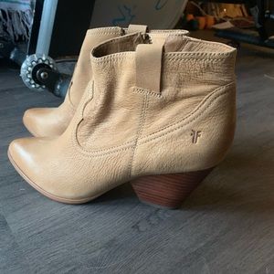 NWOT Frye Booties
